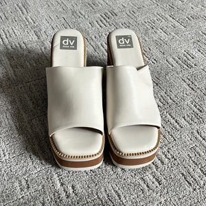 Nikole Platform Sandals dolce vita, never worn